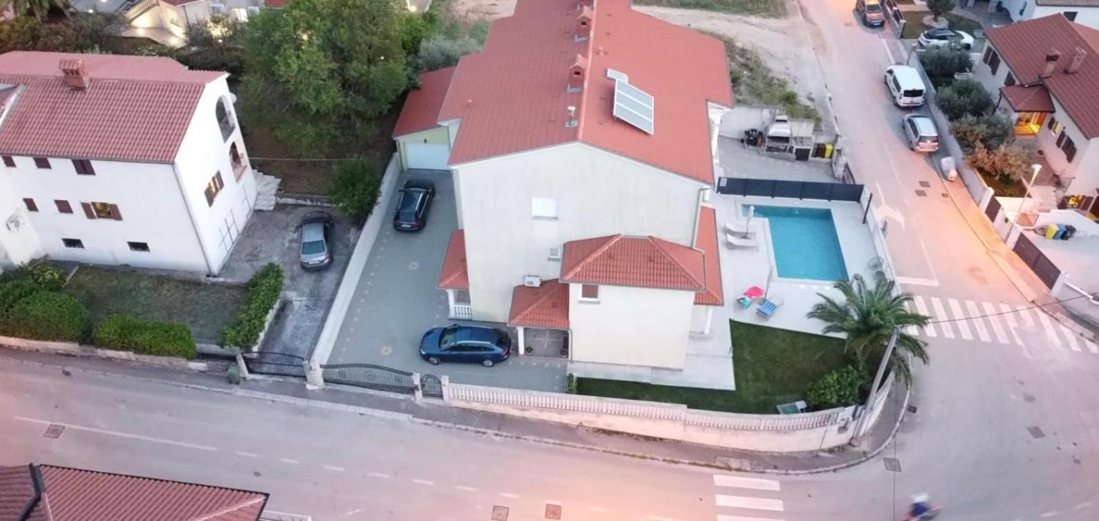 Apartment Komljenovic Pula Exterior photo