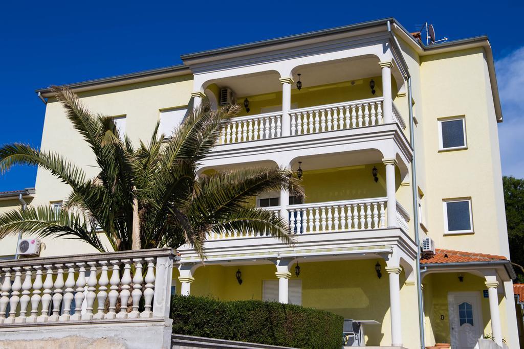 Apartment Komljenovic Pula Exterior photo